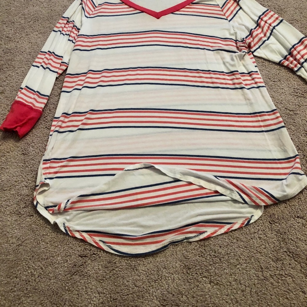 ❤️🤍  Coco and Main 3/4 Sleeve Shirt Size M 🤍❤️ - Picture 4 of 8